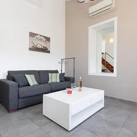 Aout 41 Apartment